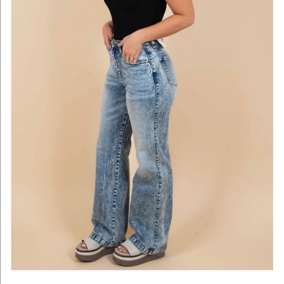 KanCan Denim - Kancan highrise medium acid wash 90’s flare jeans